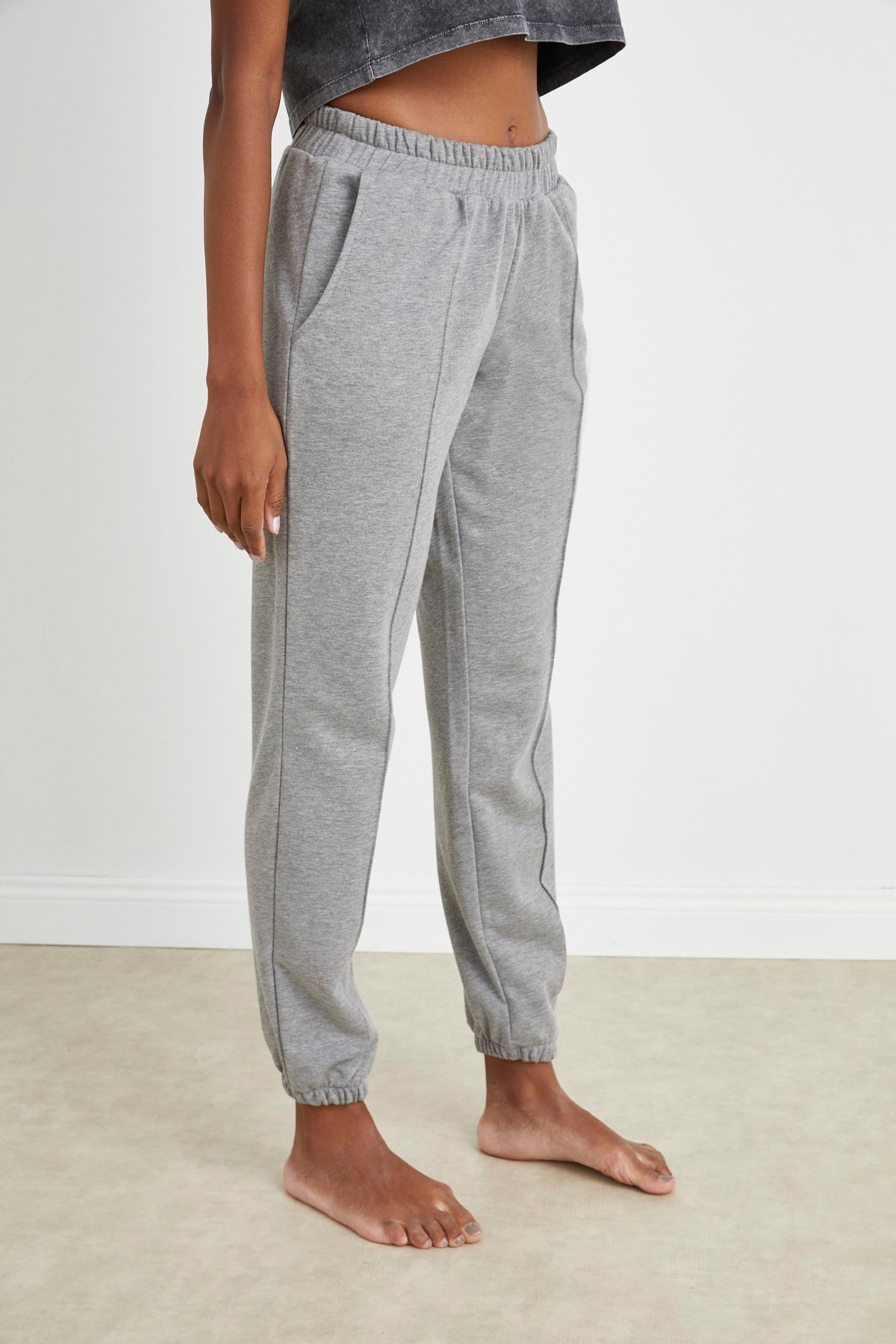 GRİ DİKİŞLİ JOGGER PANTOLON | curly