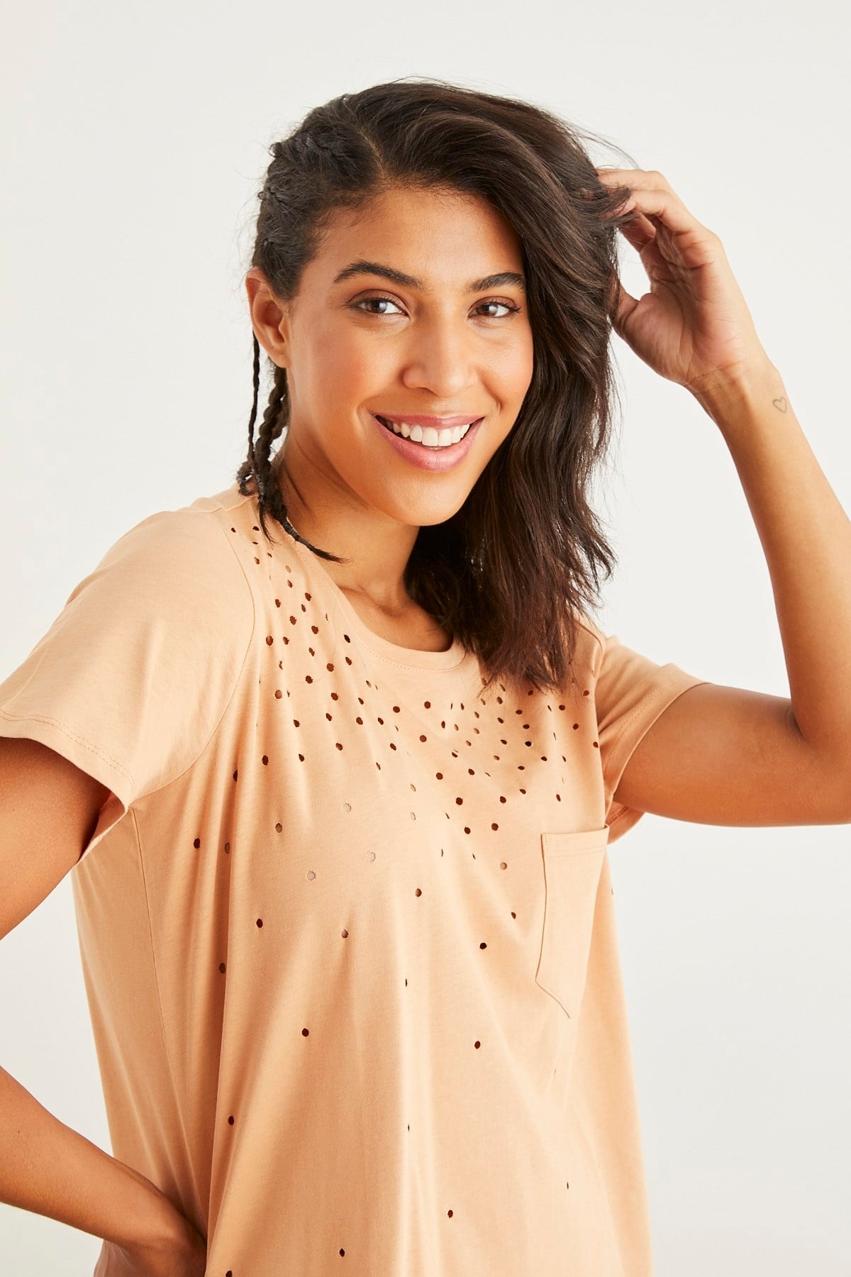 NUDE YIRTIK DETAYLI T-SHIRT | curly