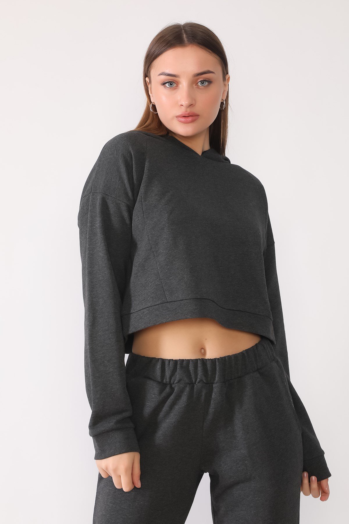 SAKS, CROP SWEATSHIRT | curly