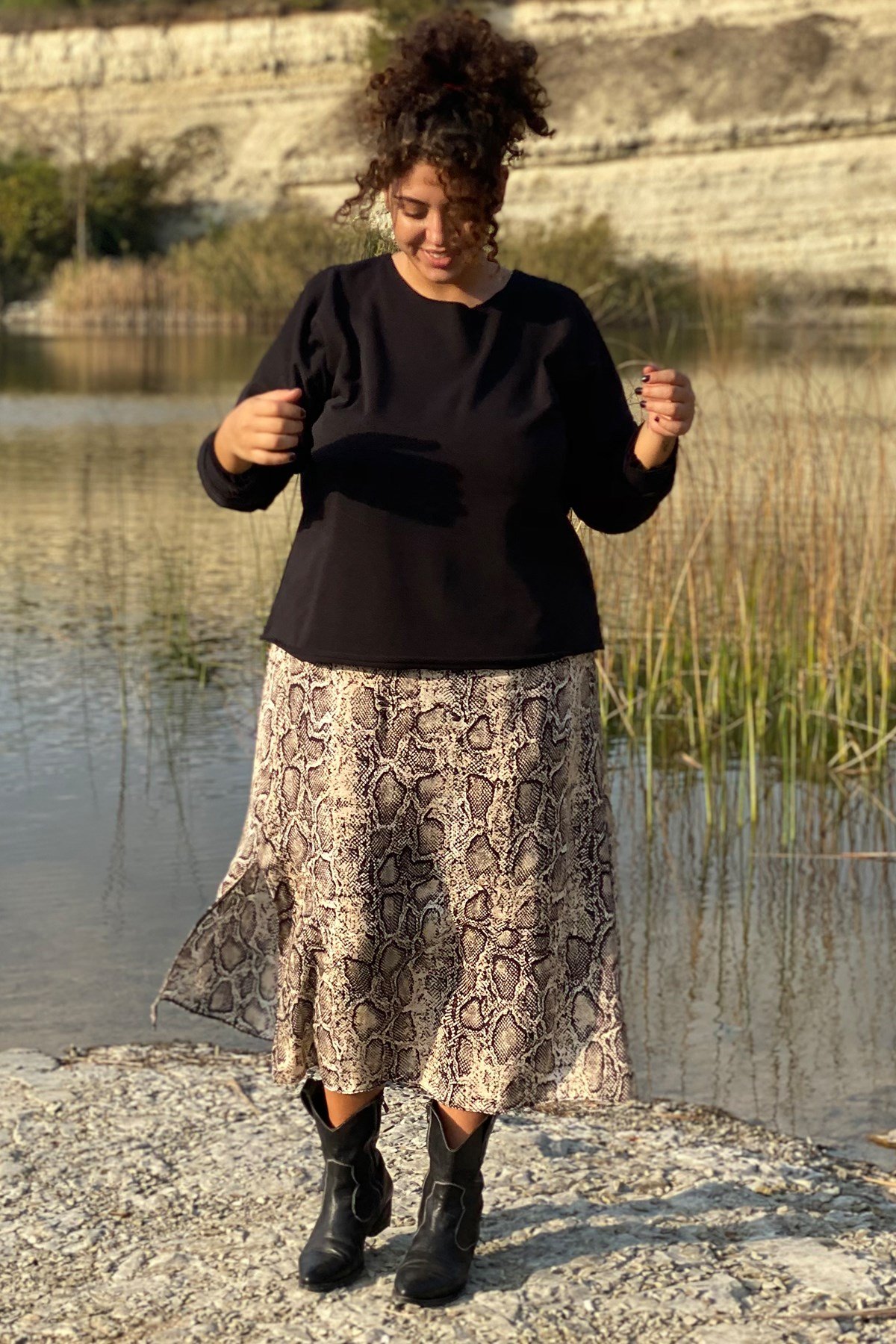 SİYAH, SIRTI PENCERELİ SWEATSHIRT | curly