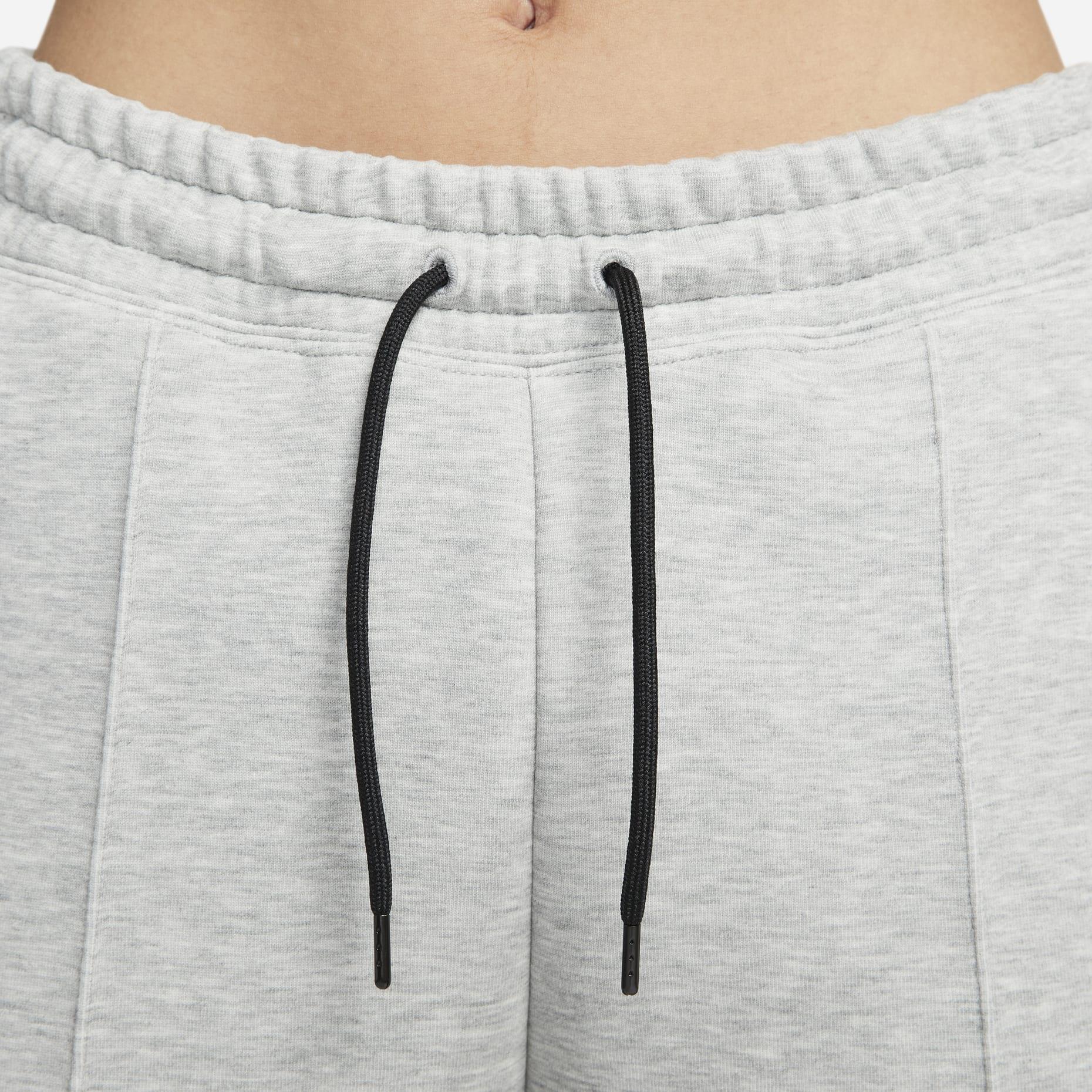 Nike W Nsw Tch Flc Mr Jggr Kadın Eşofman Altı FB8330