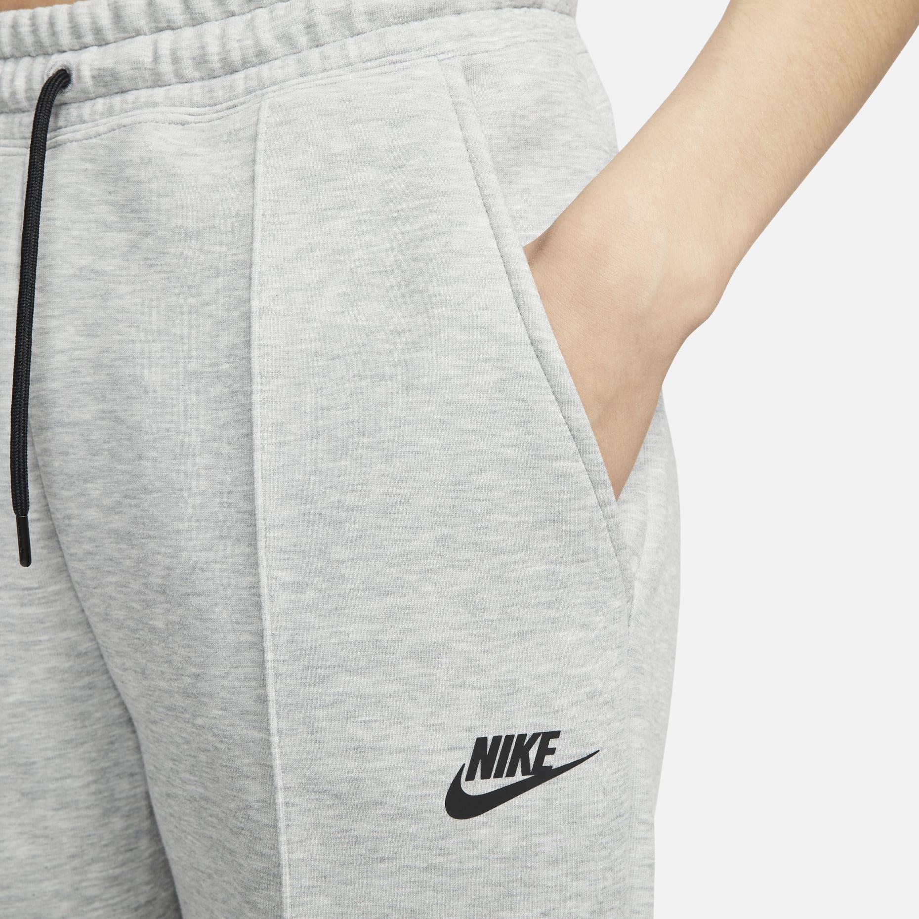 Nike W Nsw Tch Flc Mr Jggr Kadın Eşofman Altı FB8330