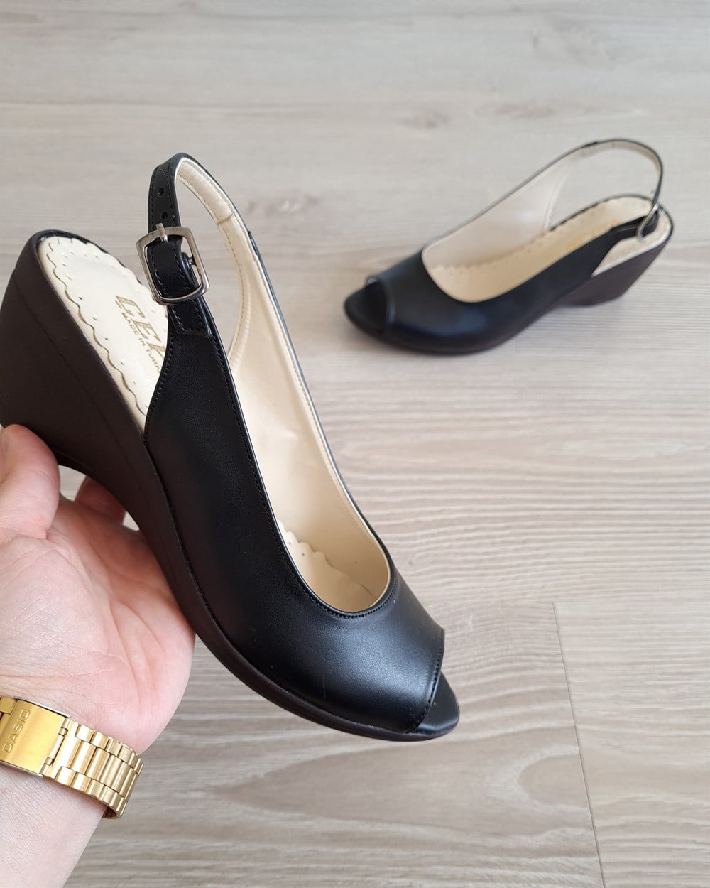 MADAM SİYAH