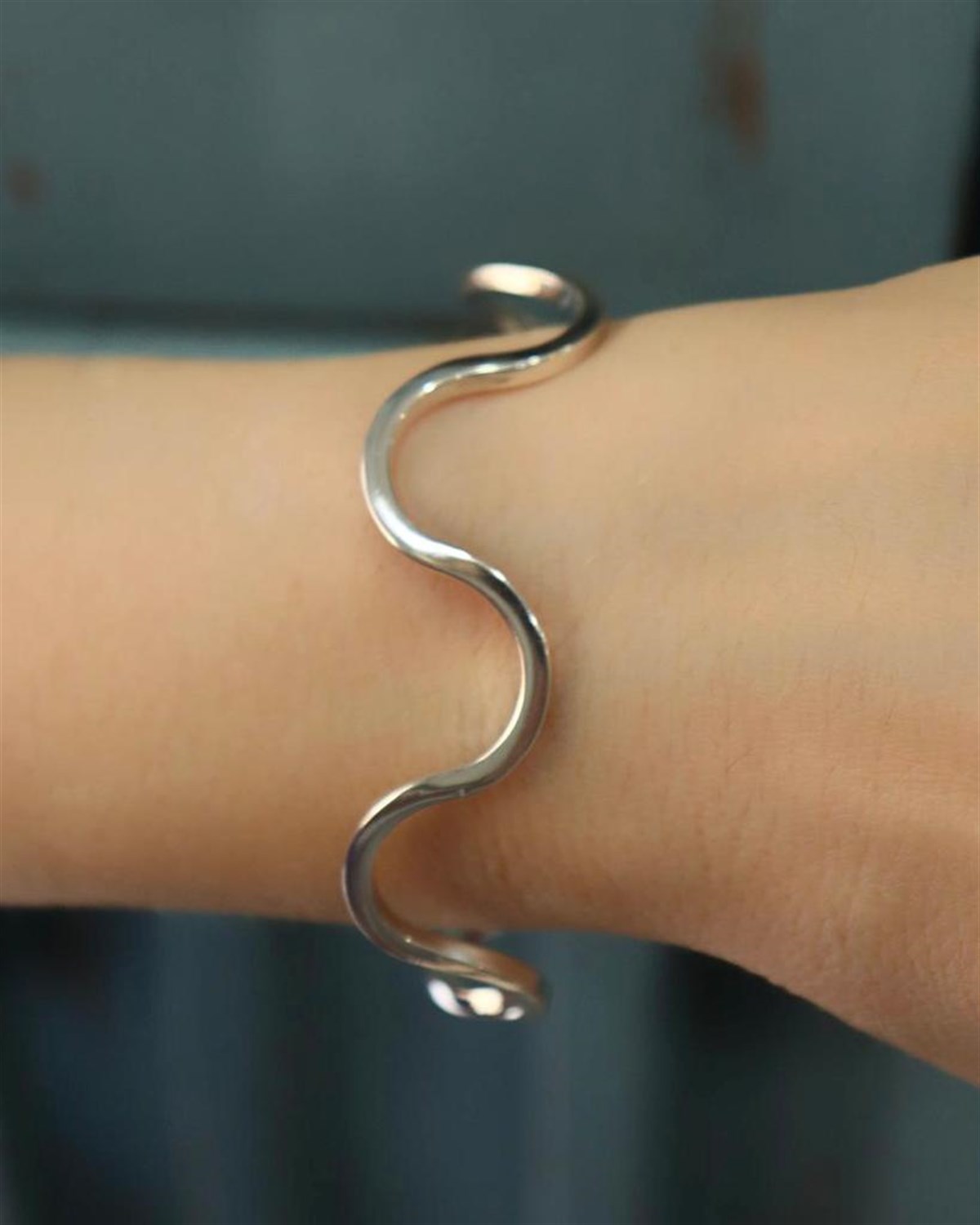 El Yapımı Dalgalı Bileklik