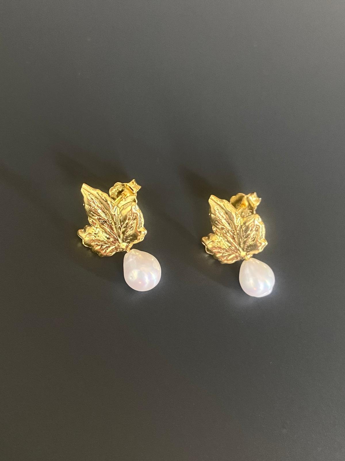 İncili Çınar Küpe