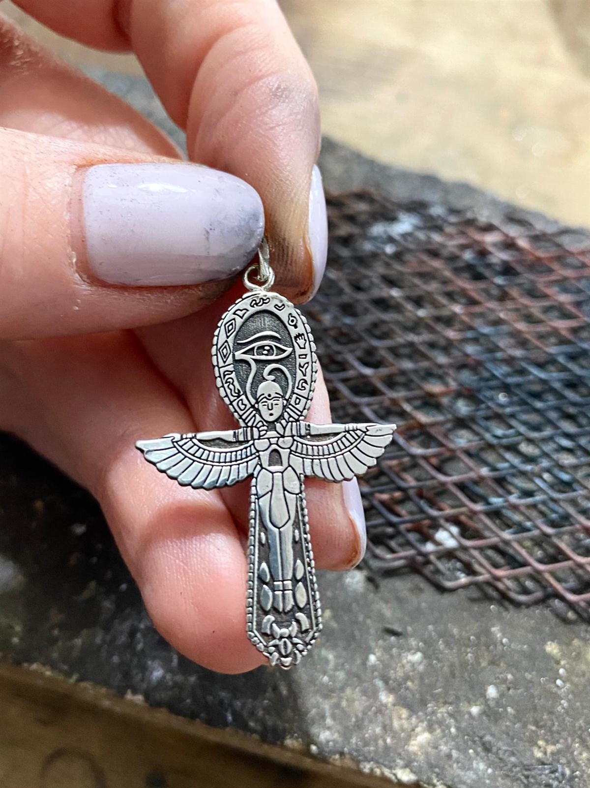 Tanrıça İsis & Ank Kolye