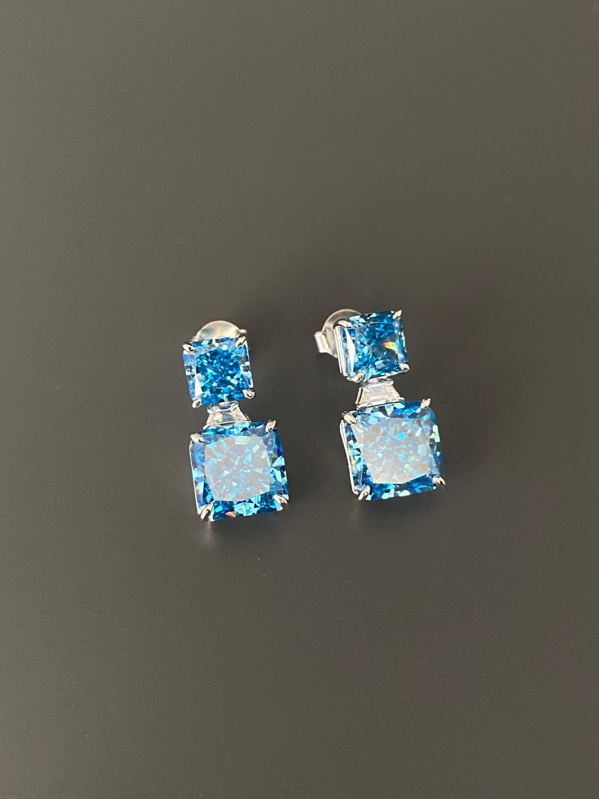 Blue Topaz Küpe