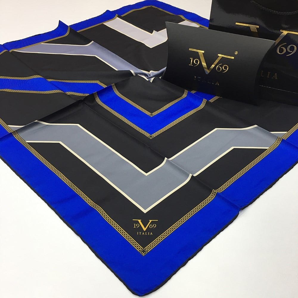 GOLD SERİ EŞARPGeometrik Desen Gold Seri Twill Eşarp Askısı ile Birlikte 90x90 cm