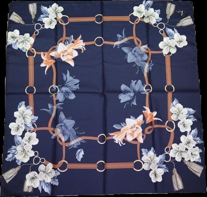 GOLD SERİ EŞARPÇiçekli Desen Gold Seri Twill Eşarp Askısı ile Birlikte 90x90 cm
