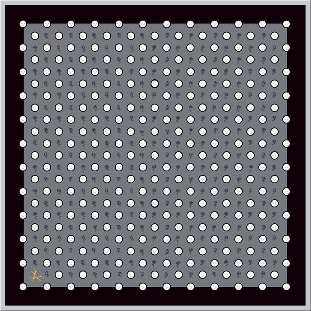 GOLD SERİ EŞARPGeometrik Logolu Desen Gold Seri Twill Eşarp Askısı ile Birlikte 90x90 cm