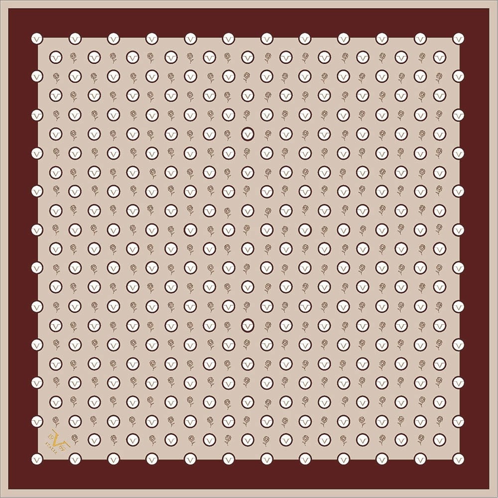 GOLD SERİ EŞARPGeometrik Logolu Desen Gold Seri Twill Eşarp Askısı ile Birlikte 90x90 cm