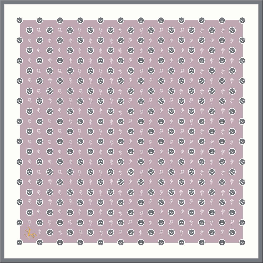 GOLD SERİ EŞARPGeometrik Logolu Desen Gold Seri Twill Eşarp Askısı ile Birlikte 90x90 cm