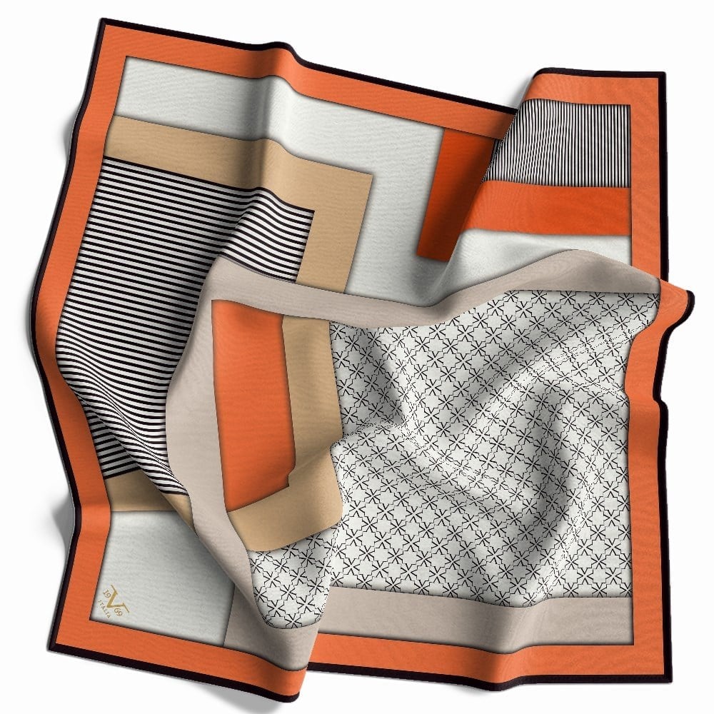 GOLD SERİ EŞARPGeometrik Desen Gold Seri Twill Eşarp Askısı ile Birlikte 90x90 cm