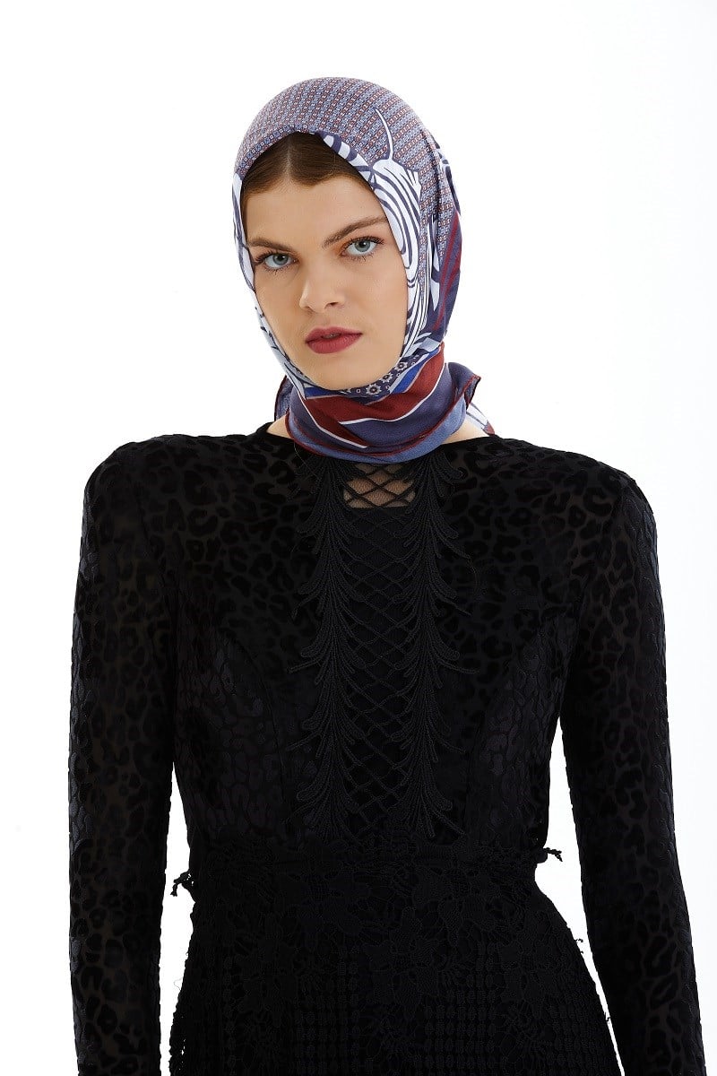 ScarfÇiçekli Desen İtalyan Şifon Seri Eşarp Askısı ile Birlikte 90x90 cm