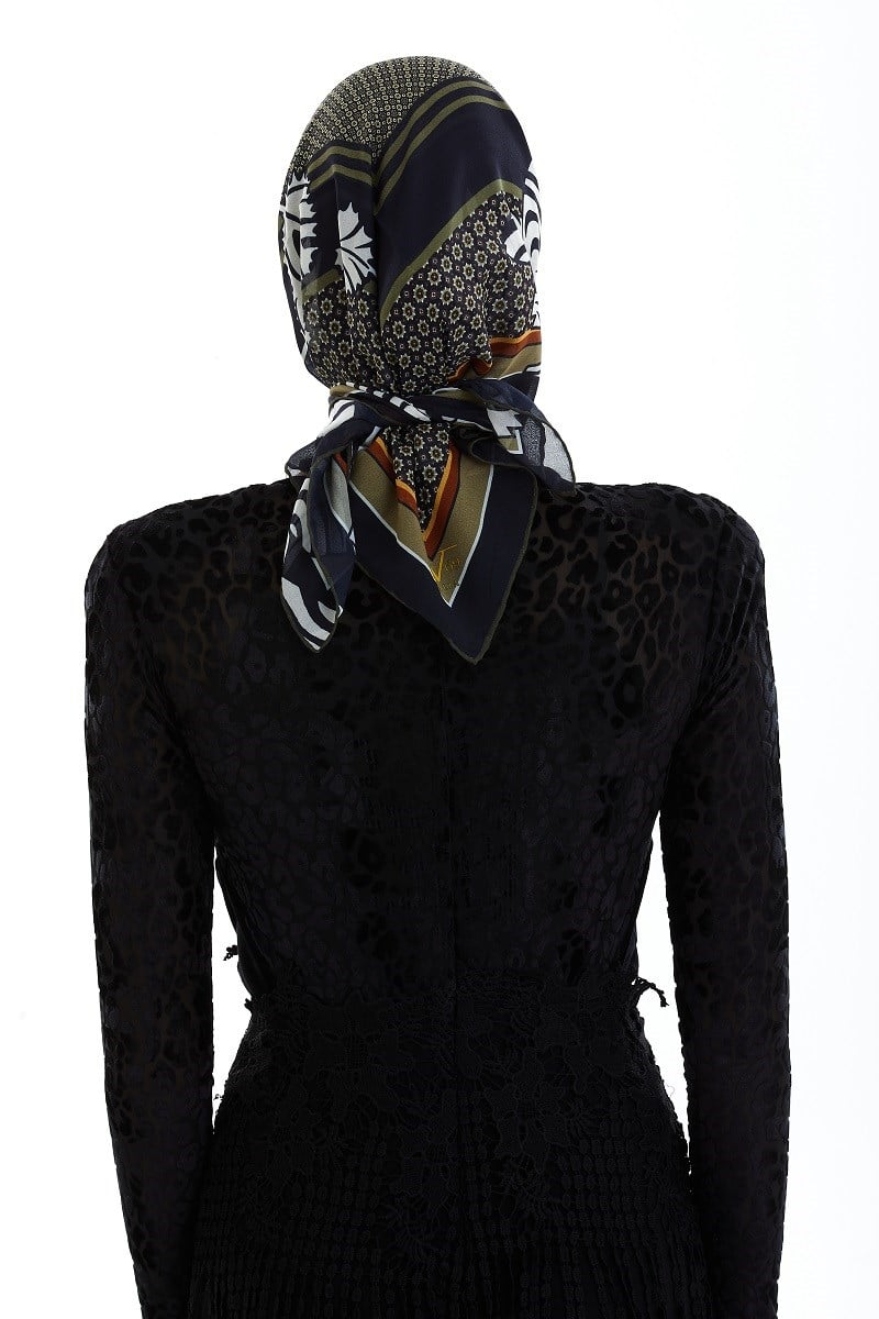 ScarfÇiçekli Desen İtalyan Şifon Seri Eşarp Askısı ile Birlikte 90x90 cm