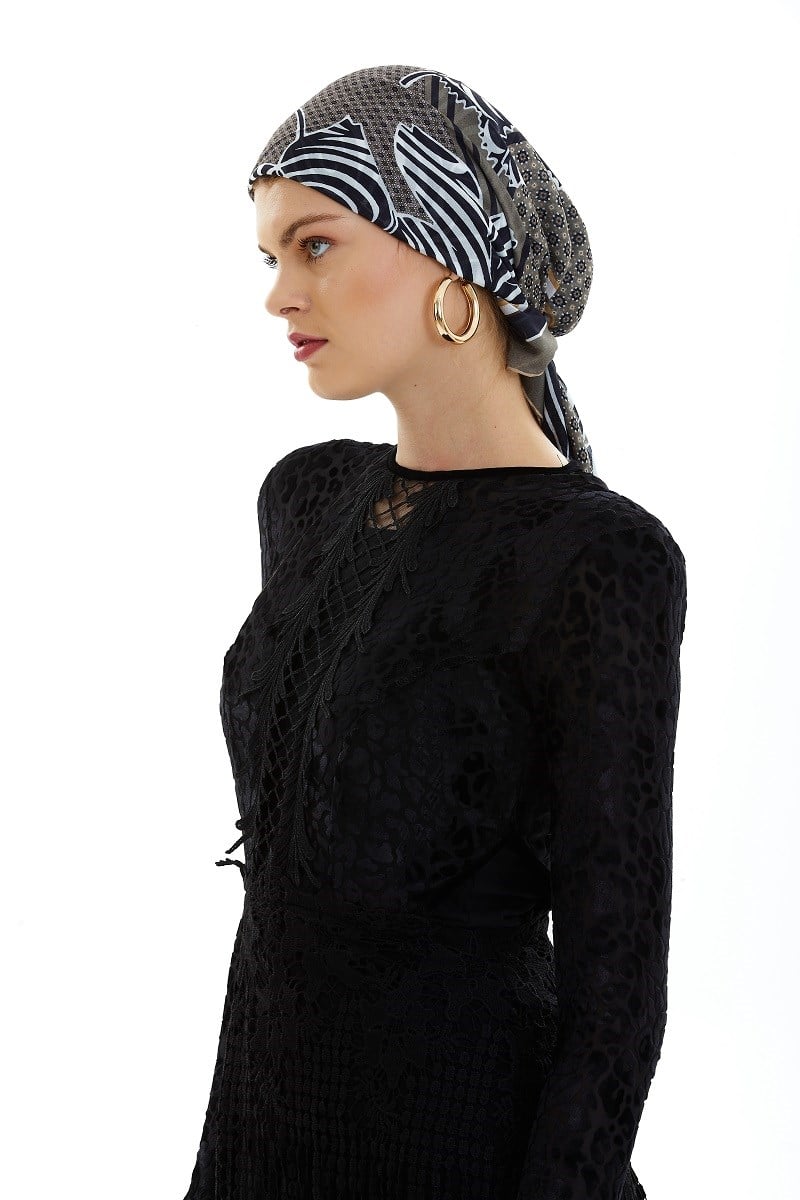 ScarfÇiçekli Desen İtalyan Şifon Seri Eşarp Askısı ile Birlikte 90x90 cm