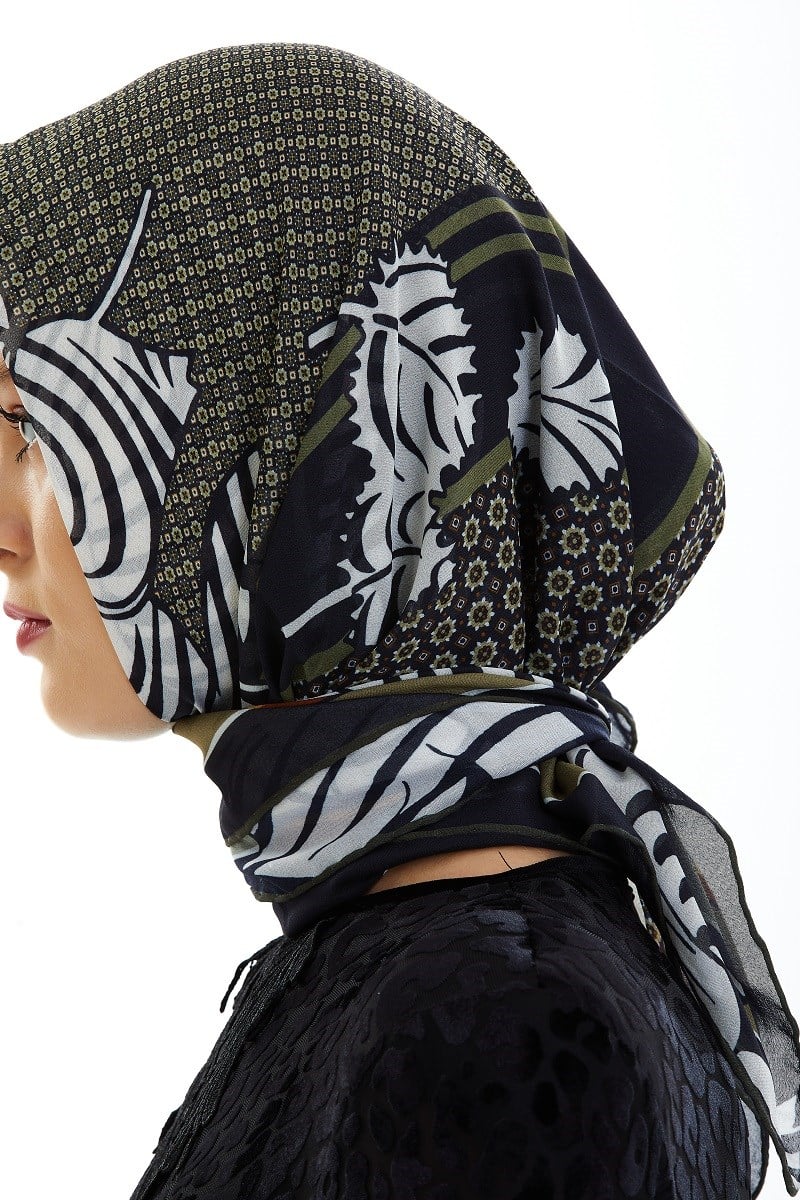 ScarfÇiçekli Desen İtalyan Şifon Seri Eşarp Askısı ile Birlikte 90x90 cm