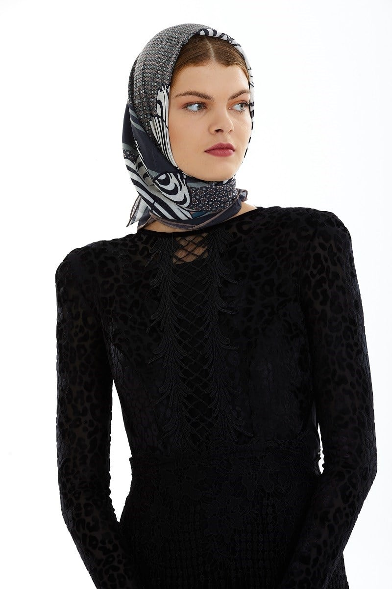 ScarfÇiçekli Desen İtalyan Şifon Seri Eşarp Askısı ile Birlikte 90x90 cm