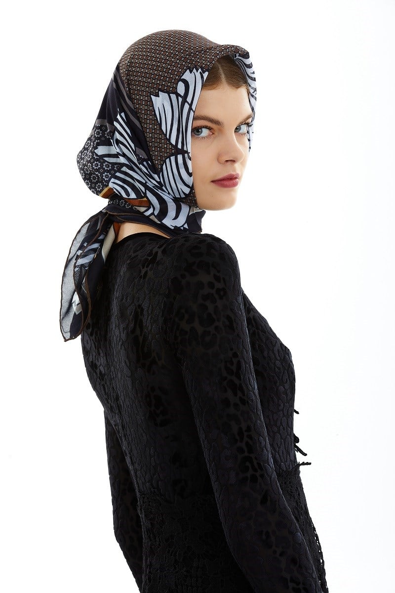 ScarfÇiçekli Desen İtalyan Şifon Seri Eşarp Askısı ile Birlikte 90x90 cm