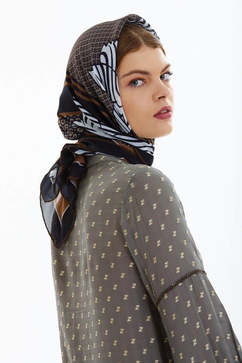 ScarfÇiçekli Desen İtalyan Şifon Seri Eşarp Askısı ile Birlikte 90x90 cm