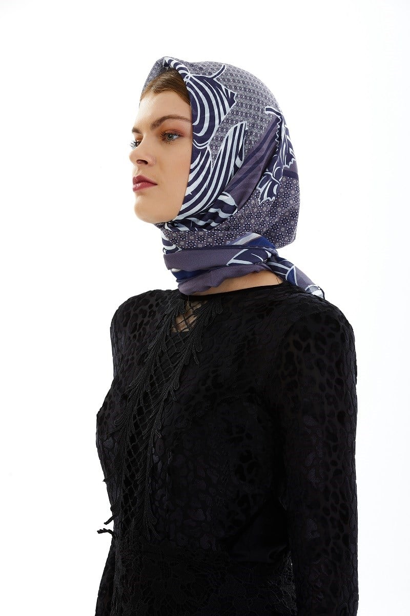 ScarfÇiçekli Desen İtalyan Şifon Seri Eşarp Askısı ile Birlikte 90x90 cm