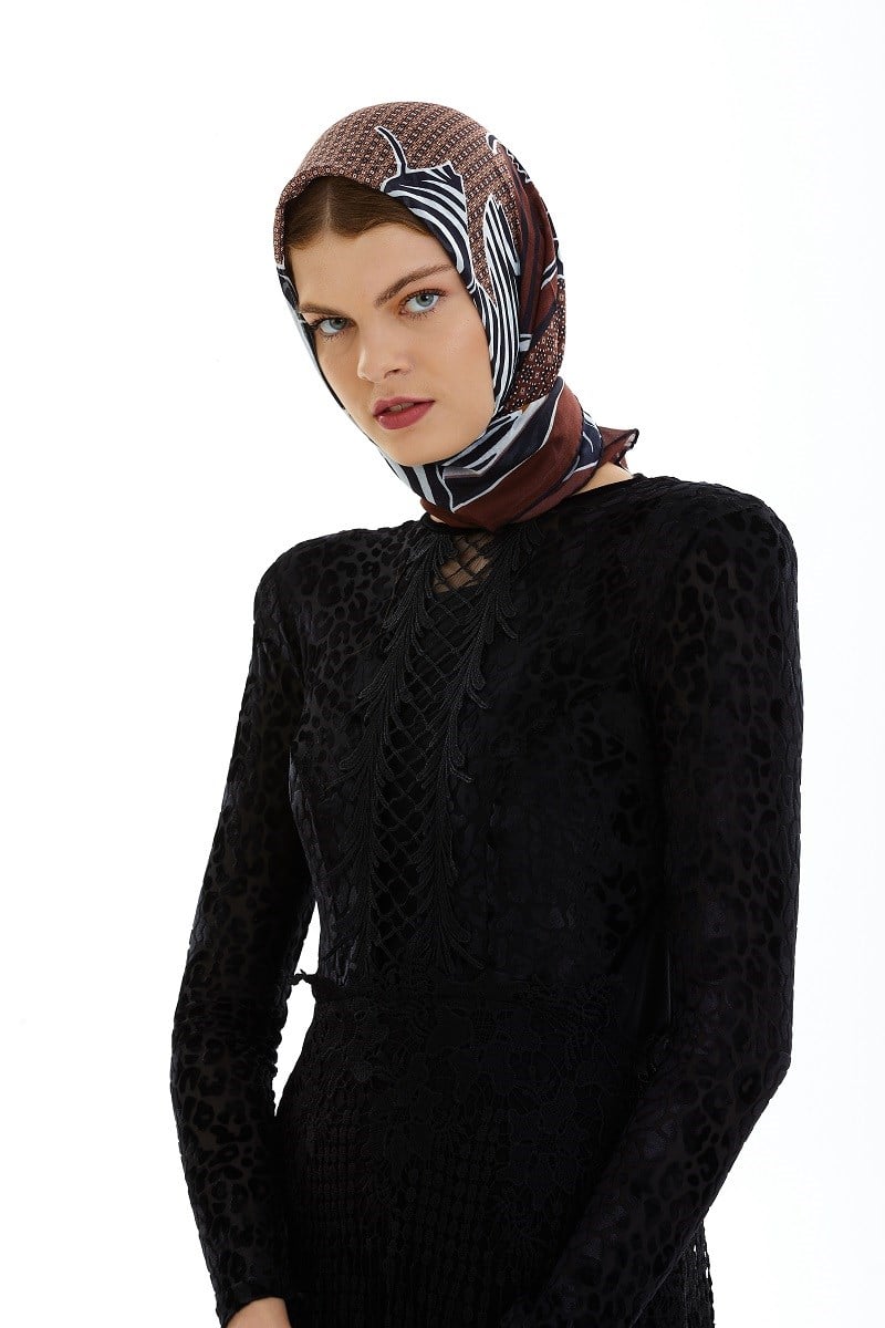 ScarfÇiçekli Desen İtalyan Şifon Seri Eşarp Askısı ile Birlikte 90x90 cm