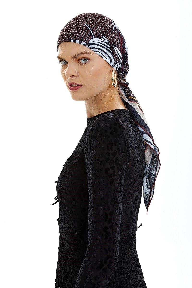 ScarfÇiçekli Desen İtalyan Şifon Seri Eşarp Askısı ile Birlikte 90x90 cm