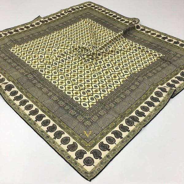 EŞARPDesenli Gold Seri Twill Eşarp Askısı ile Birlikte 90x90 cm