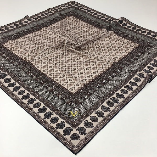 EŞARPDesenli Gold Seri Twill Eşarp Askısı ile Birlikte 90x90 cm