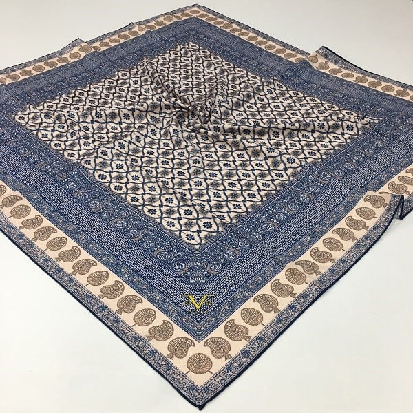 EŞARPDesenli Gold Seri Twill Eşarp Askısı ile Birlikte 90x90 cm