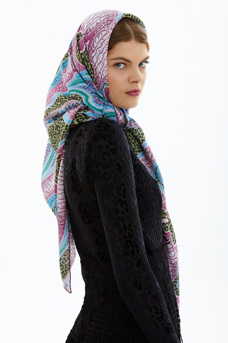 İTALYAN ŞİFON SERİMandala Desen İtalyan Şifon Seri Eşarp Askısı İle Birlikte 140x140 cm