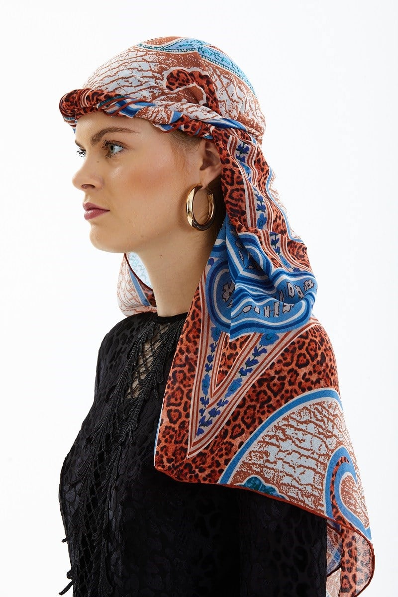 İTALYAN ŞİFON SERİMandala Desen İtalyan Şifon Seri Eşarp Askısı İle Birlikte 140x140 cm