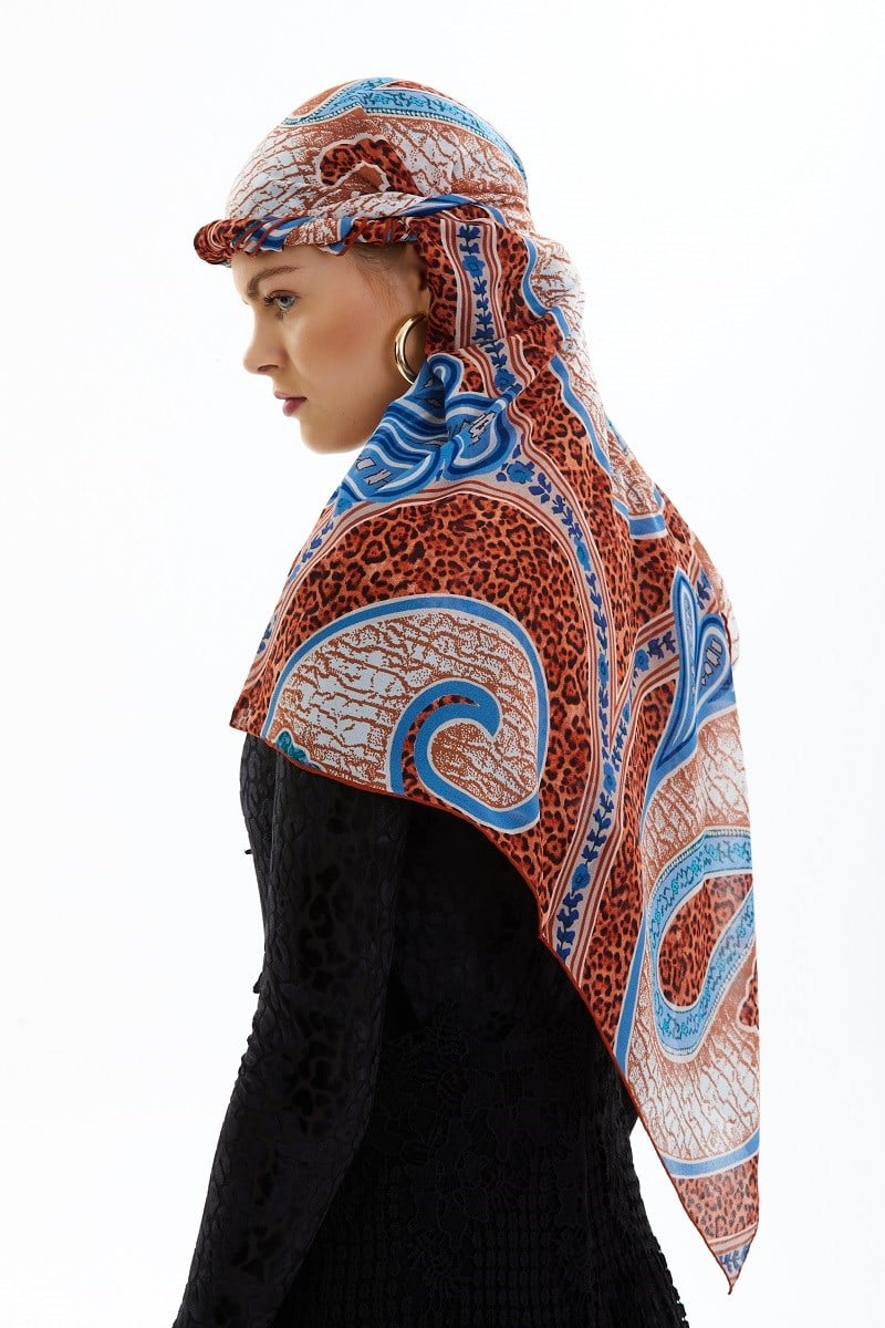 İTALYAN ŞİFON SERİMandala Desen İtalyan Şifon Seri Eşarp Askısı İle Birlikte 140x140 cm