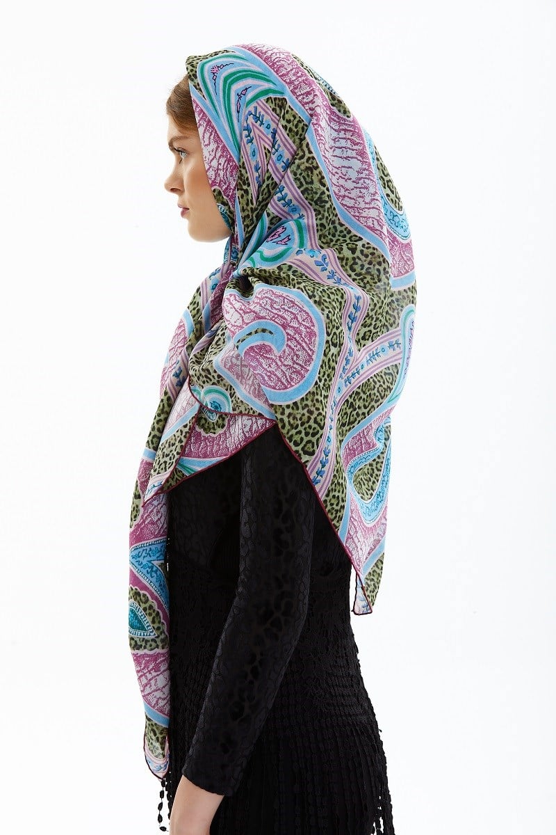 İTALYAN ŞİFON SERİMandala Desen İtalyan Şifon Seri Eşarp Askısı İle Birlikte 140x140 cm