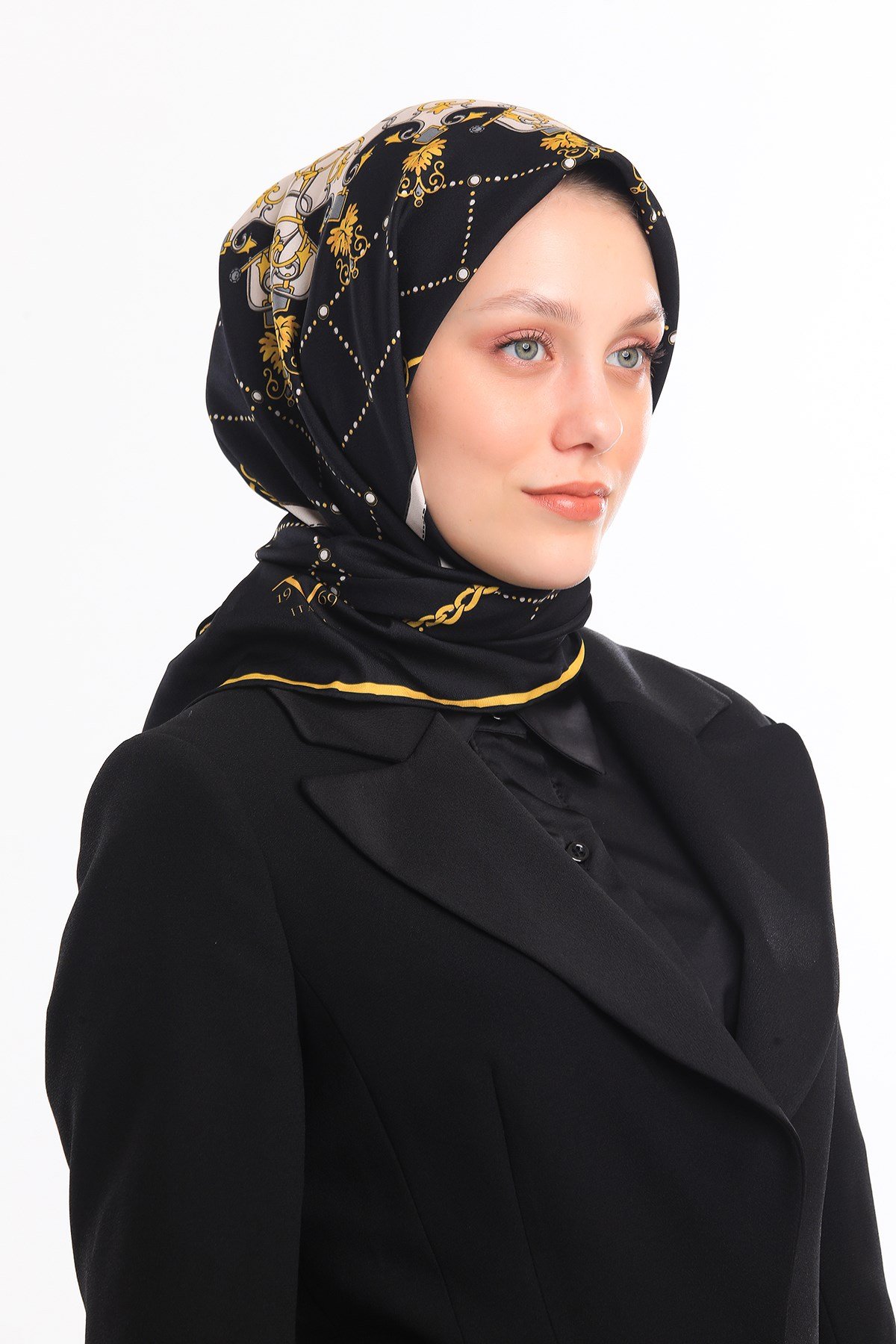 EŞARPZincirli Desen Gold Seri Twill Eşarp Askısı ile Birlikte 90x90 cm