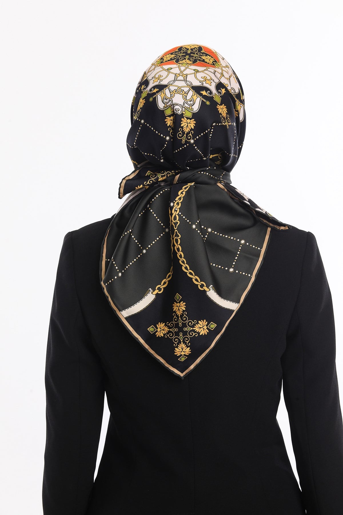 EŞARPZincirli Desen Gold Seri Twill Eşarp Askısı ile Birlikte 90x90 cm