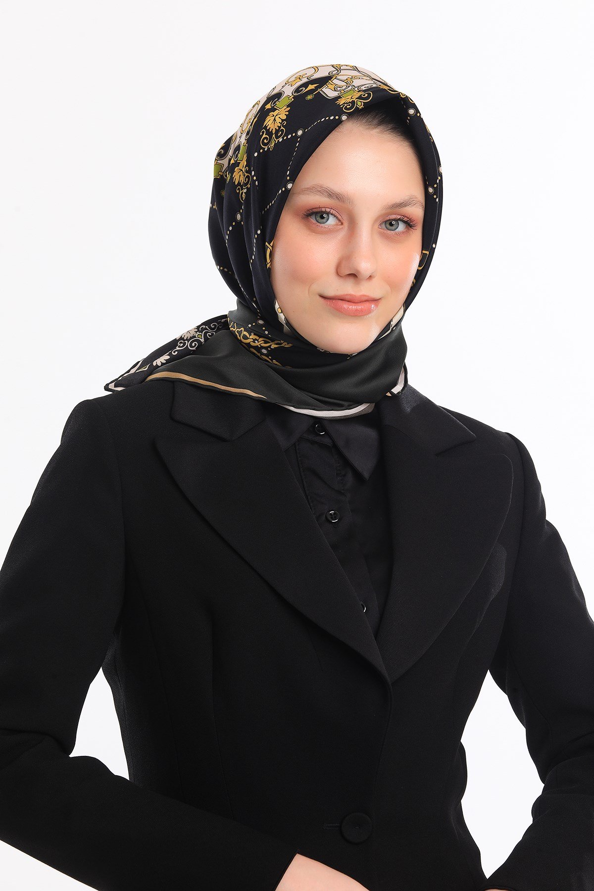 EŞARPZincirli Desen Gold Seri Twill Eşarp Askısı ile Birlikte 90x90 cm