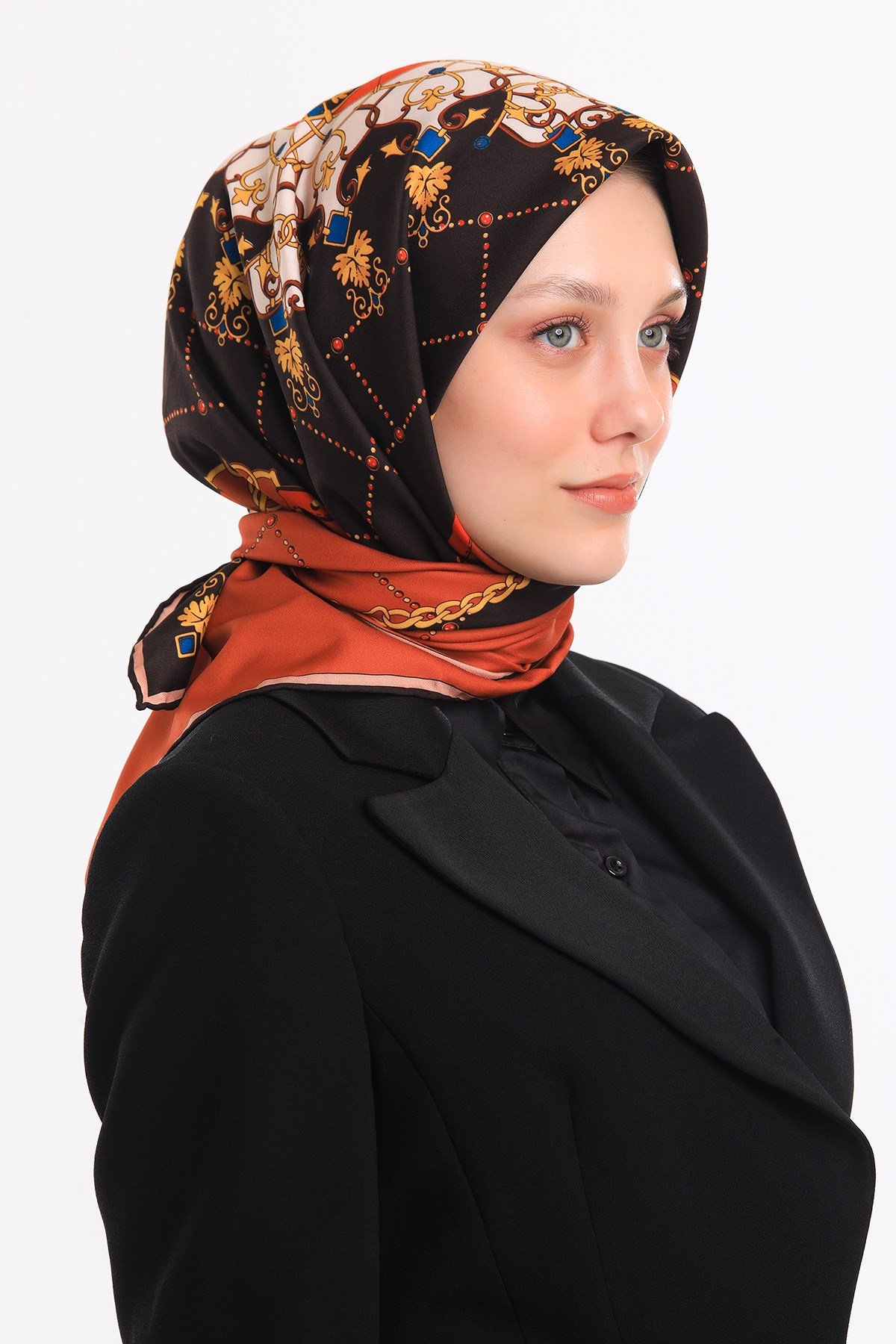 EŞARPZincirli Desen Gold Seri Twill Eşarp Askısı ile Birlikte 90x90 cm