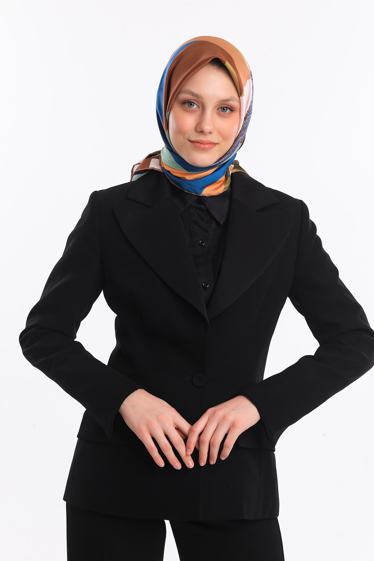 EŞARPGeometrik Desen Gold Seri Twill Eşarp Askısı ile Birlikte 90x90 cm