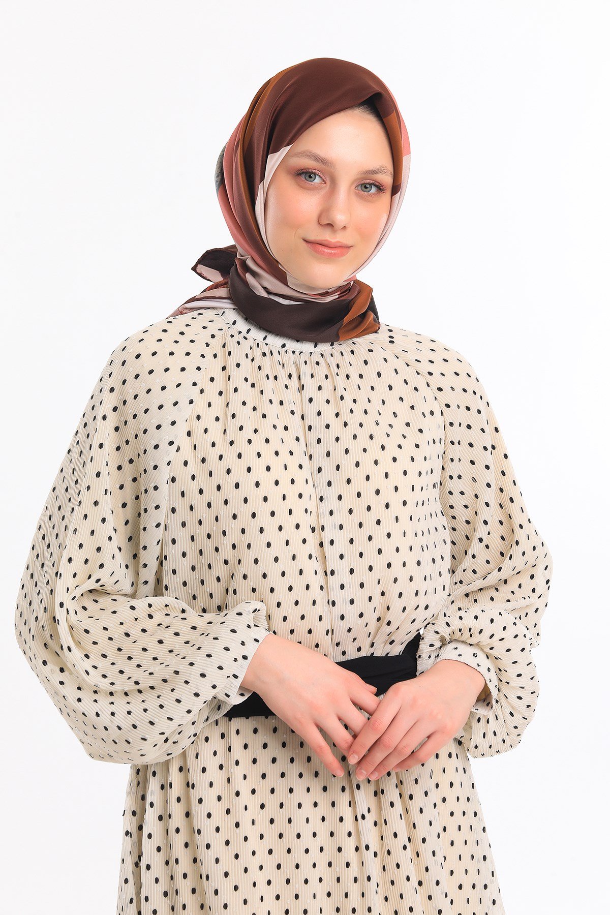 EŞARPGeometrik Desen Gold Seri Twill Eşarp Askısı ile Birlikte 90x90 cm