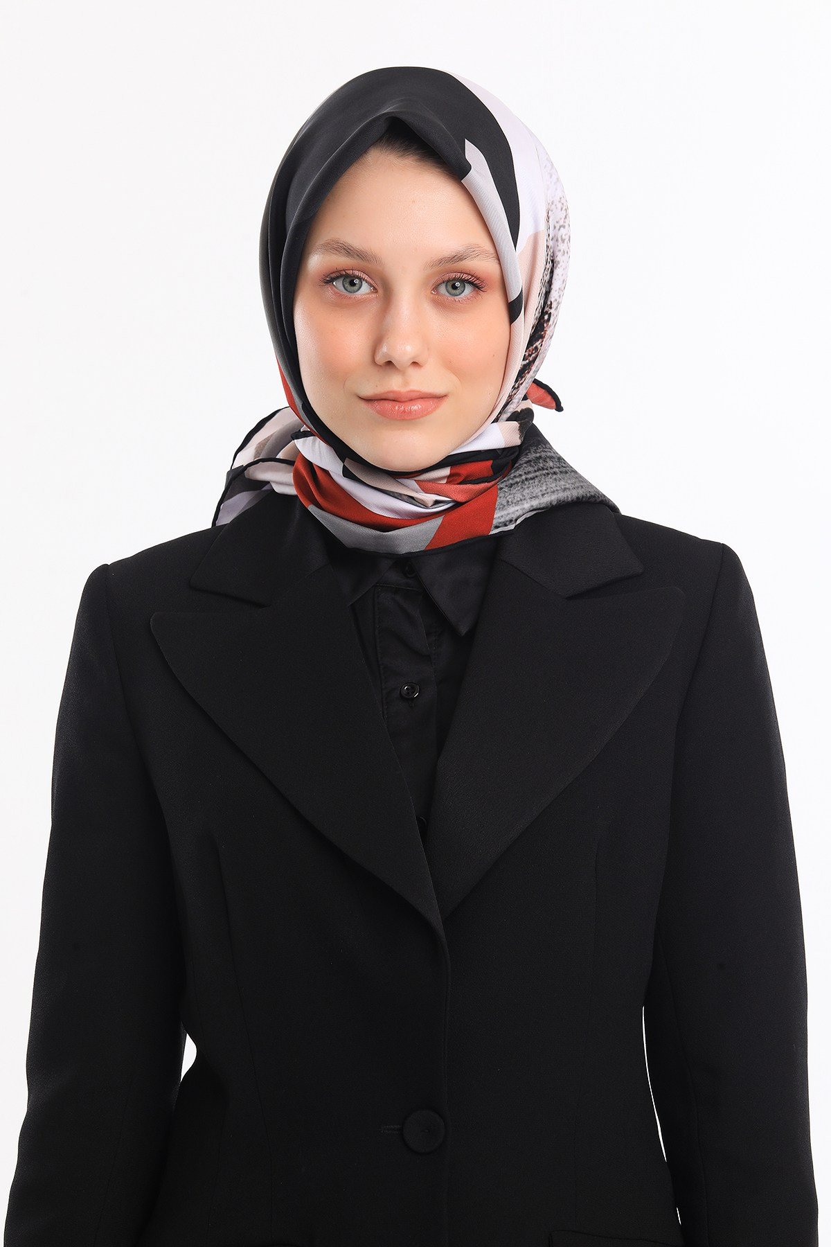 EŞARPGeometrik Desen Gold Seri Twill Eşarp Askısı ile Birlikte 90x90 cm