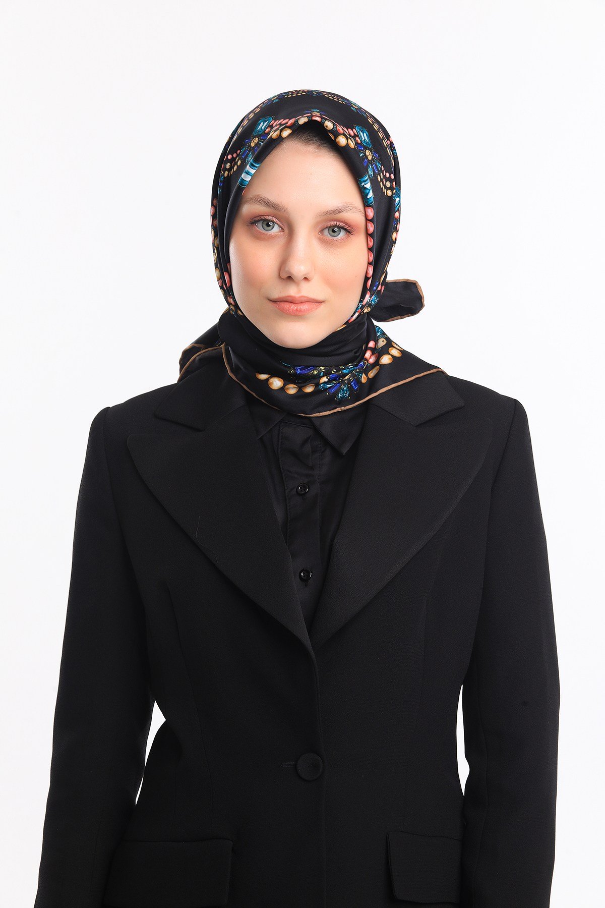 EŞARPEtro Desen Gold Seri Twill Eşarp Askısı ile Birlikte 90x90 cm