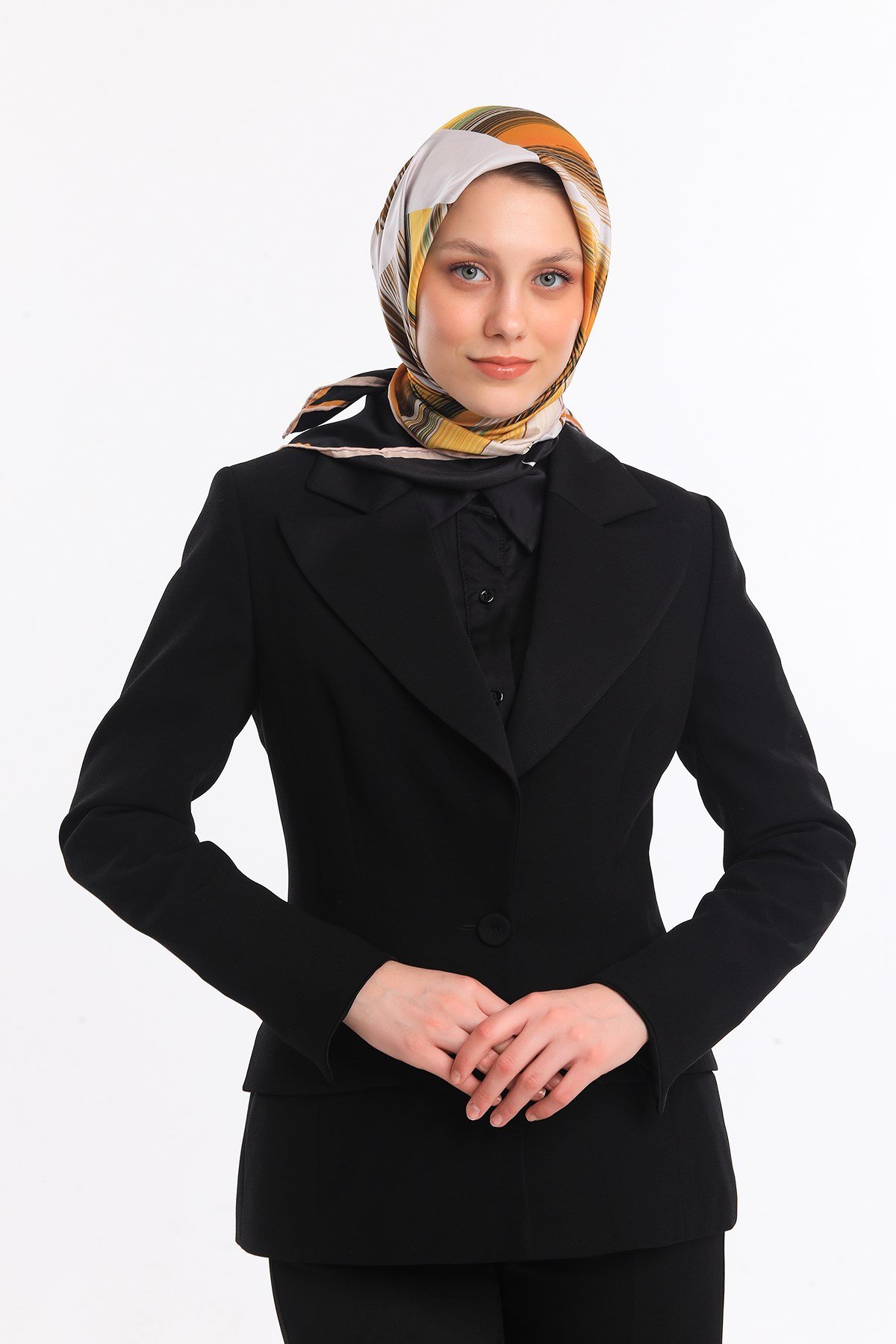 ScarfGeometrik Desen Gold Seri Twill Eşarp Askısı ile Birlikte 90x90 cm