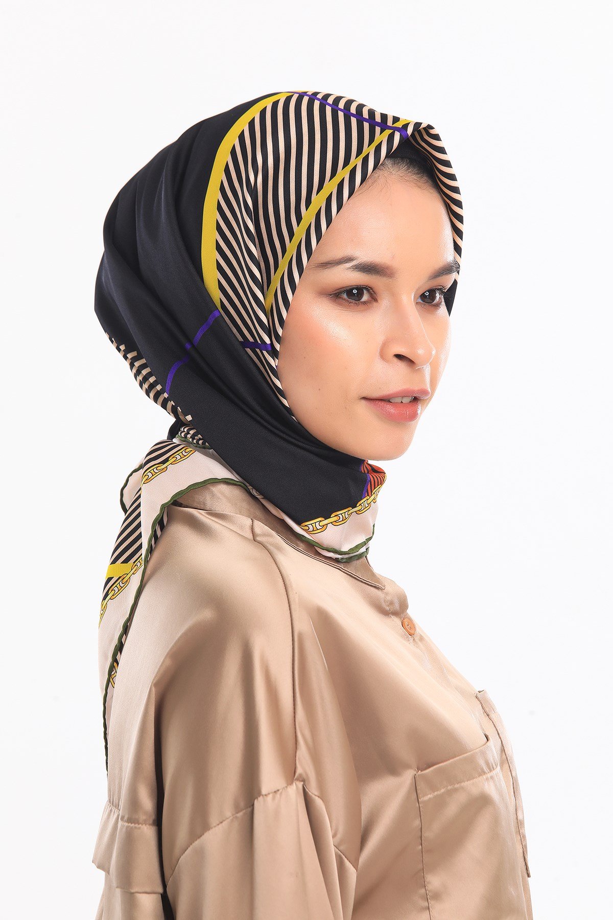 ScarfEkose Desen Gold Seri Twill Eşarp Askısı ile Birlikte 90x90 cm