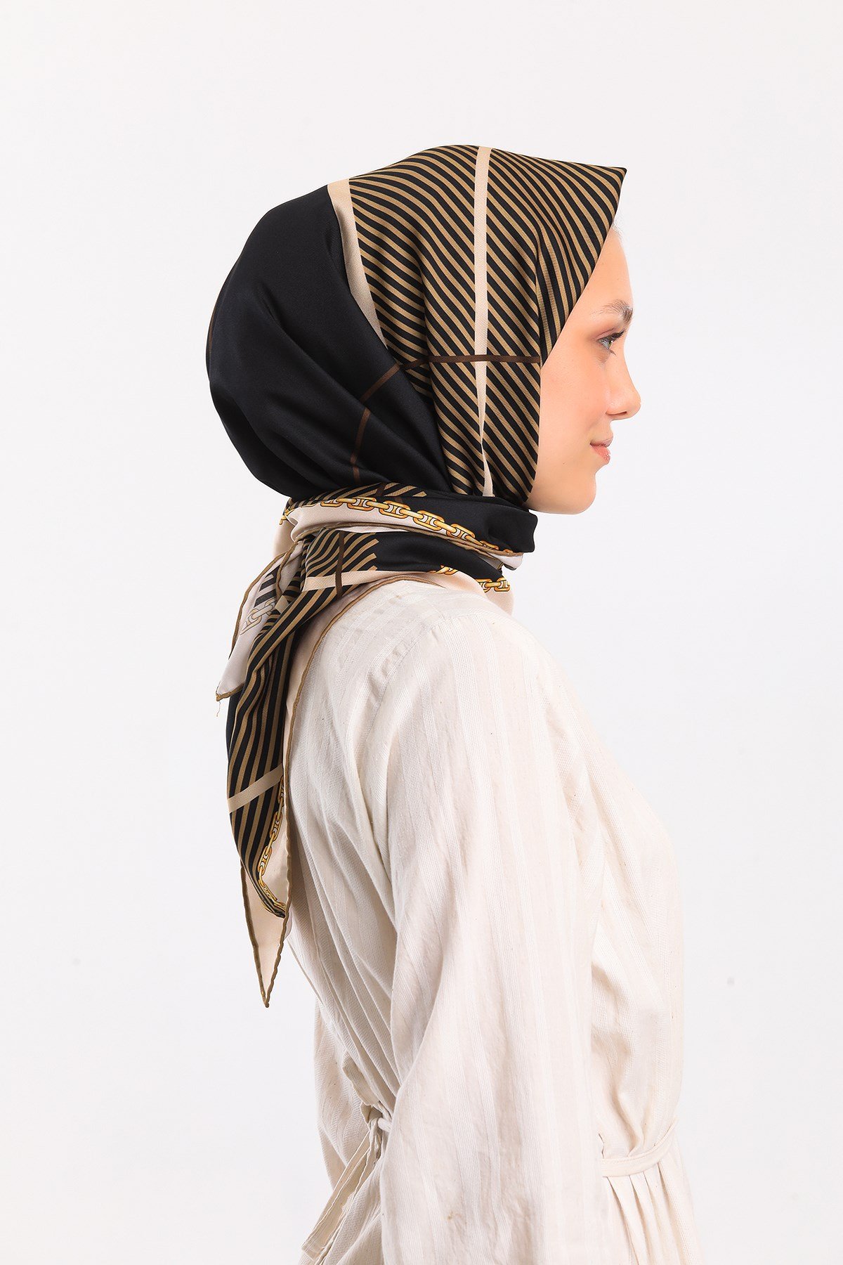 ScarfEkose Desen Gold Seri Twill Eşarp Askısı ile Birlikte 90x90 cm