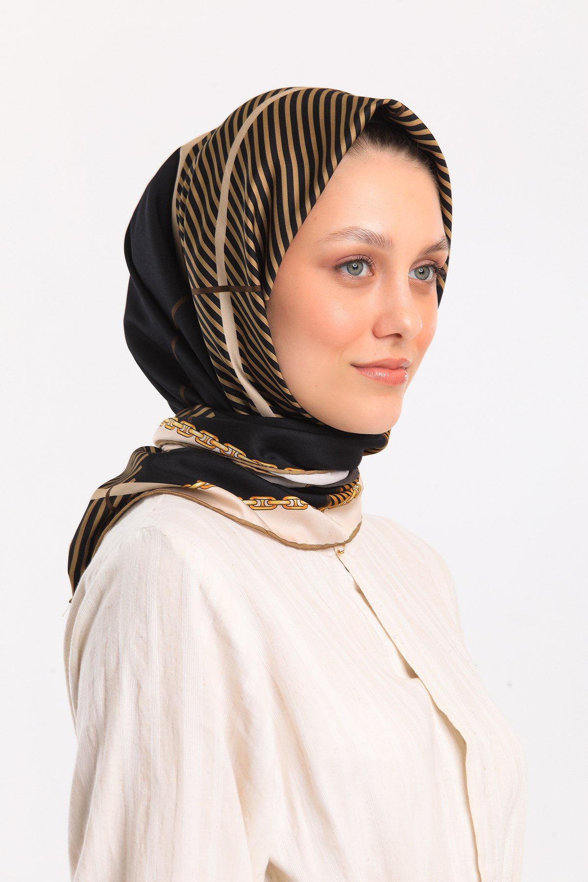ScarfEkose Desen Gold Seri Twill Eşarp Askısı ile Birlikte 90x90 cm
