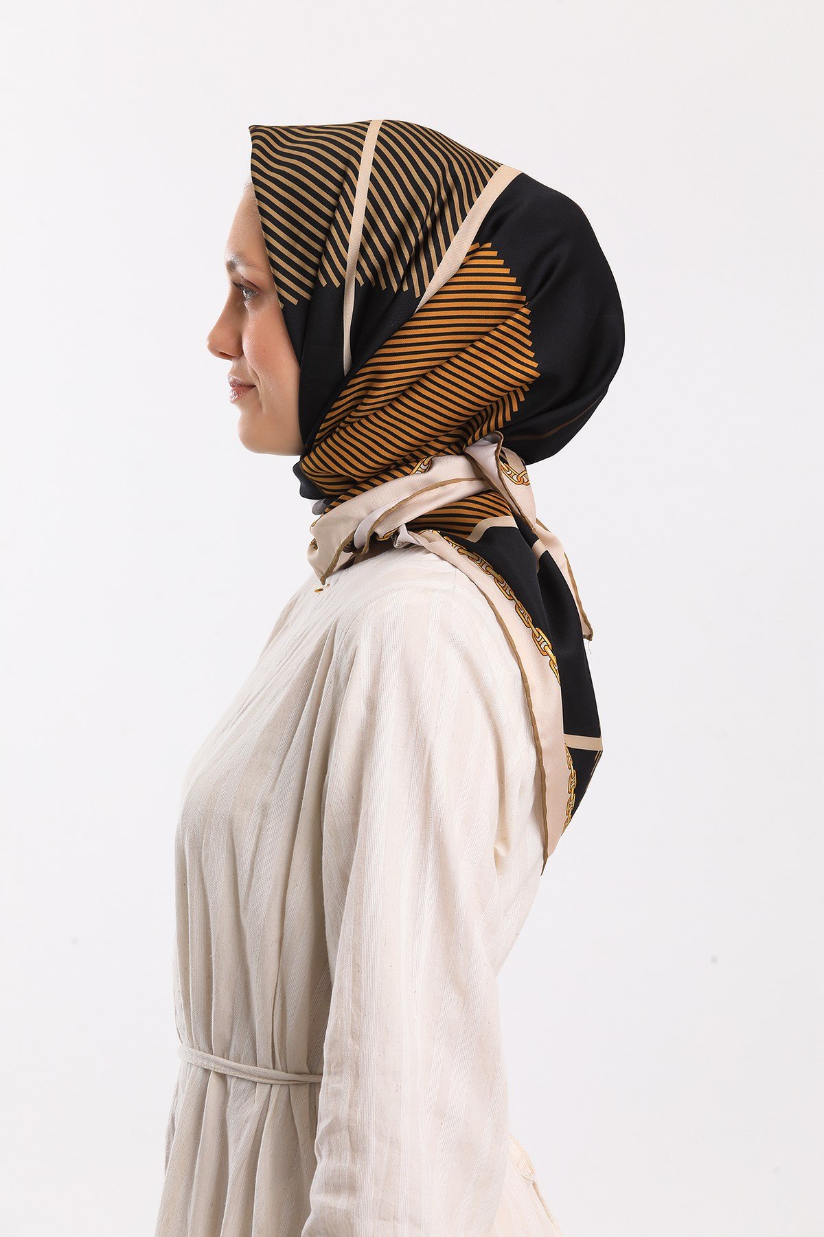 EŞARPEkose Desen Gold Seri Twill Eşarp Askısı ile Birlikte 90x90 cm