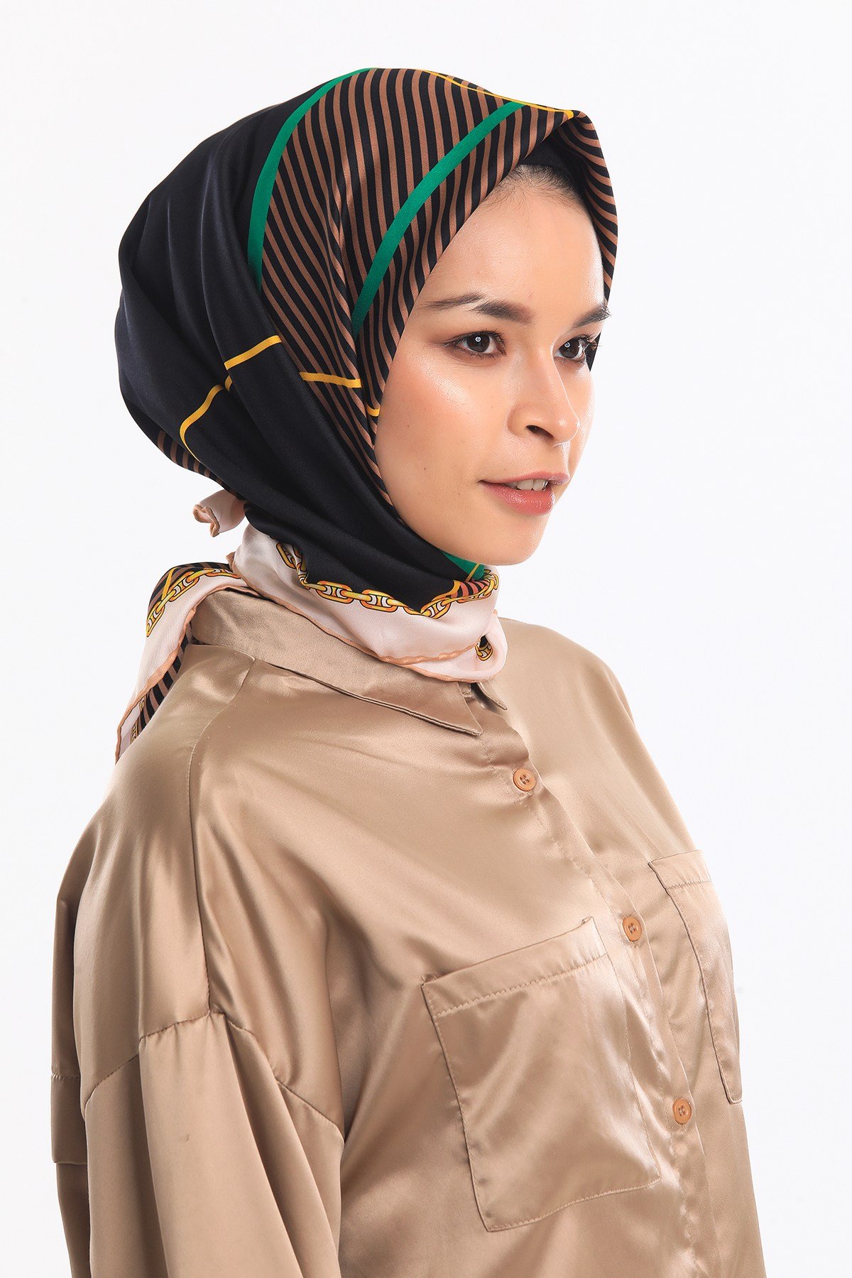 EŞARPEkose Desen Gold Seri Twill Eşarp Askısı ile Birlikte 90x90 cm