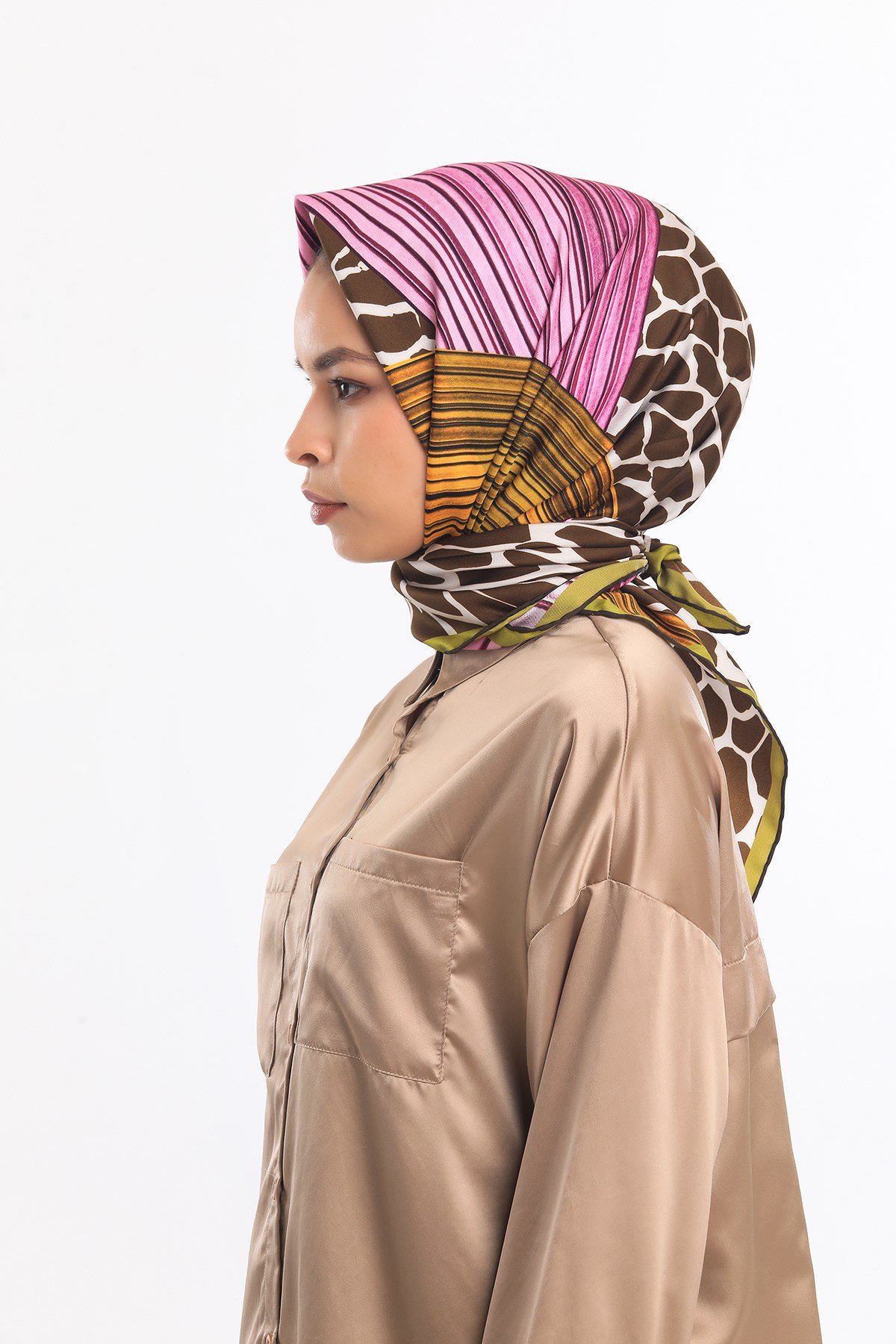 EŞARPLeopar Desen Gold Seri Twill Eşarp Askısı ile Birlikte 90x90 cm