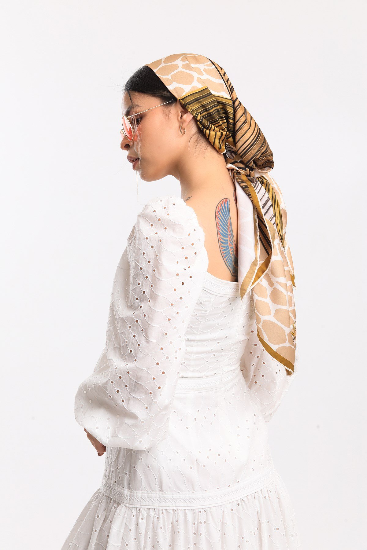 ScarfLeopar Desen Gold Seri Twill Eşarp Askısı ile Birlikte 90x90 cm